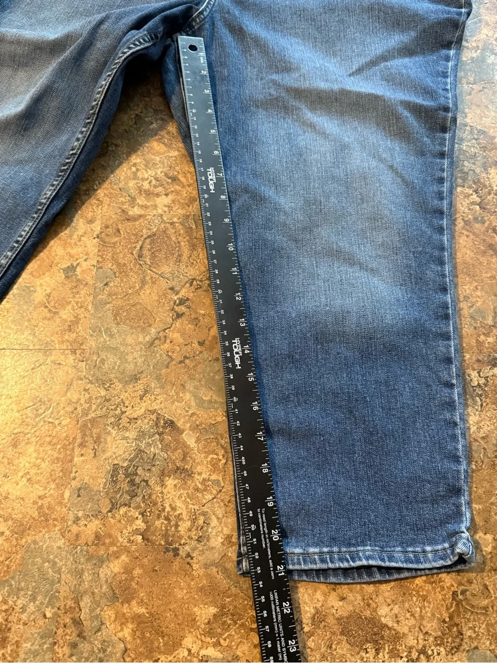 Lee Women’s 20 WM Dark Blue Crop Jeans Small Stain